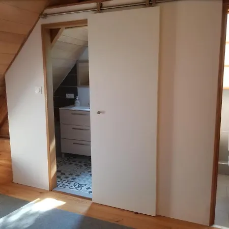 Maisonnette Dans Un Ecrin De Pierre Et De Verdure Casa de Férias
