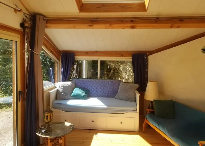 Maisonnette Dans Un Ecrin De Pierre Et De Verdure * Cabrerets