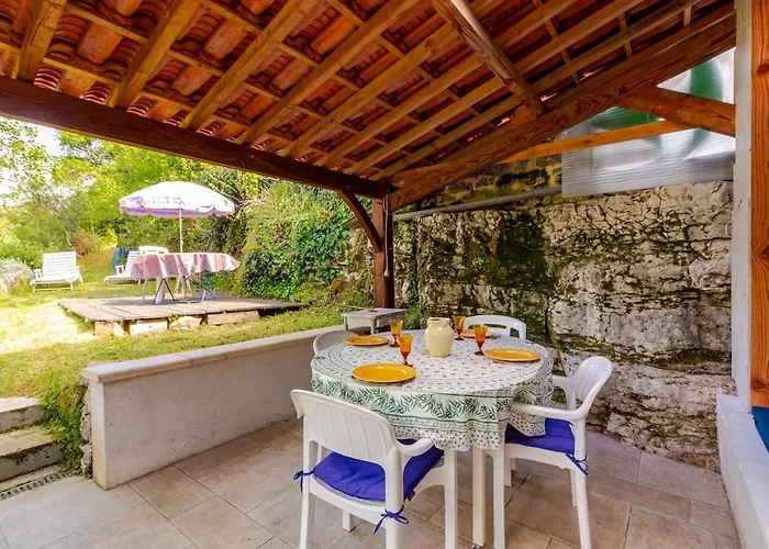 Maisonnette Dans Un Ecrin De Pierre Et De Verdure בית נופש